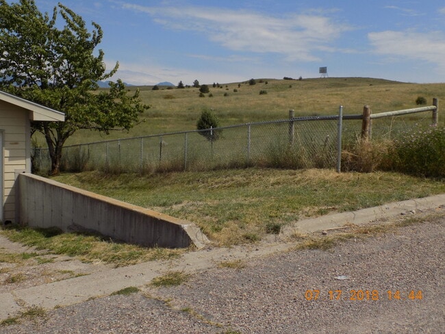 Building Photo - 509 22nd Ave W