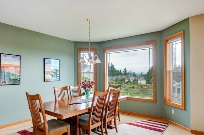 Building Photo - Beautiful 4 Bedroom Home