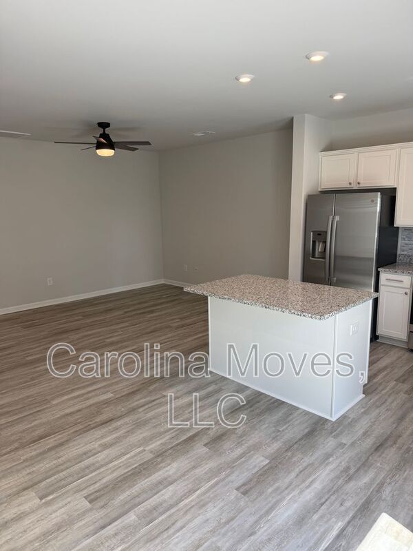 Building Photo - 166 Randwick Ln