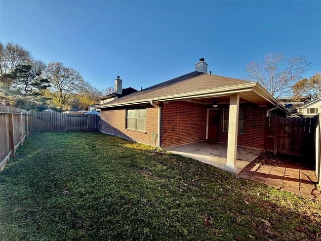 Building Photo - 5218 Hill Timbers Dr