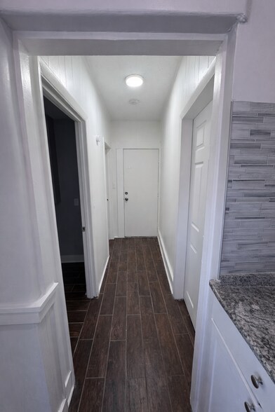 Building Photo - 17 Franklin St