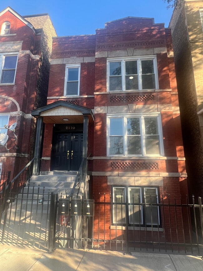 Building Photo - 2110 W 21st Pl