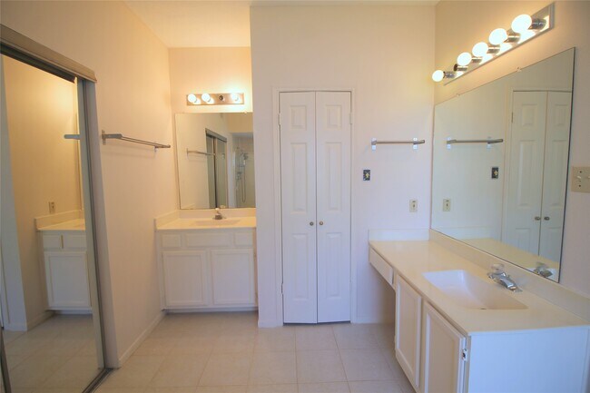 Building Photo - 16326 Brush Meadow Ct