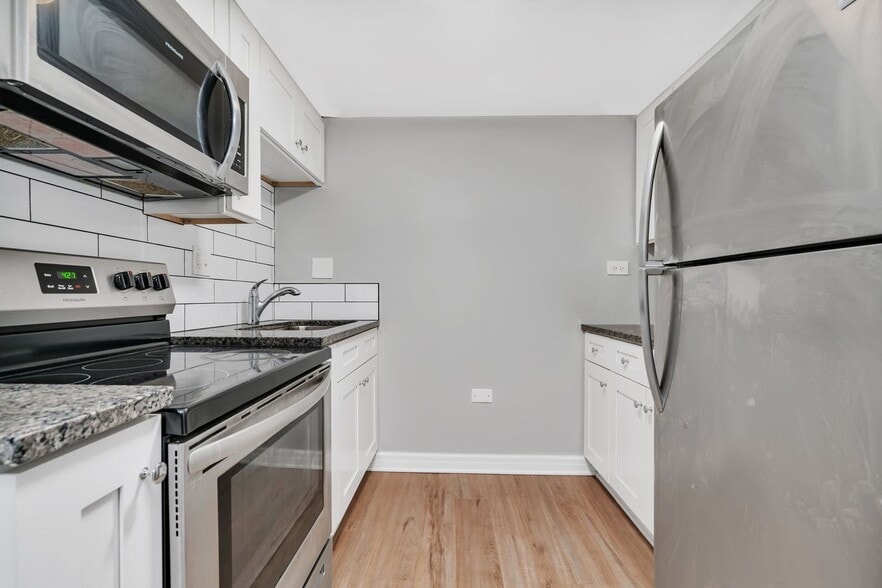Interior Photo - 315-329 Kimbell Apartments