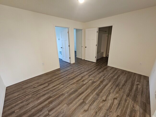 Building Photo - 3042-3044 Jackson Hwy