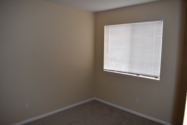 Building Photo - First Floor Single Story 3 Bed 2 Bath Condo- Santee- Riderwood Square