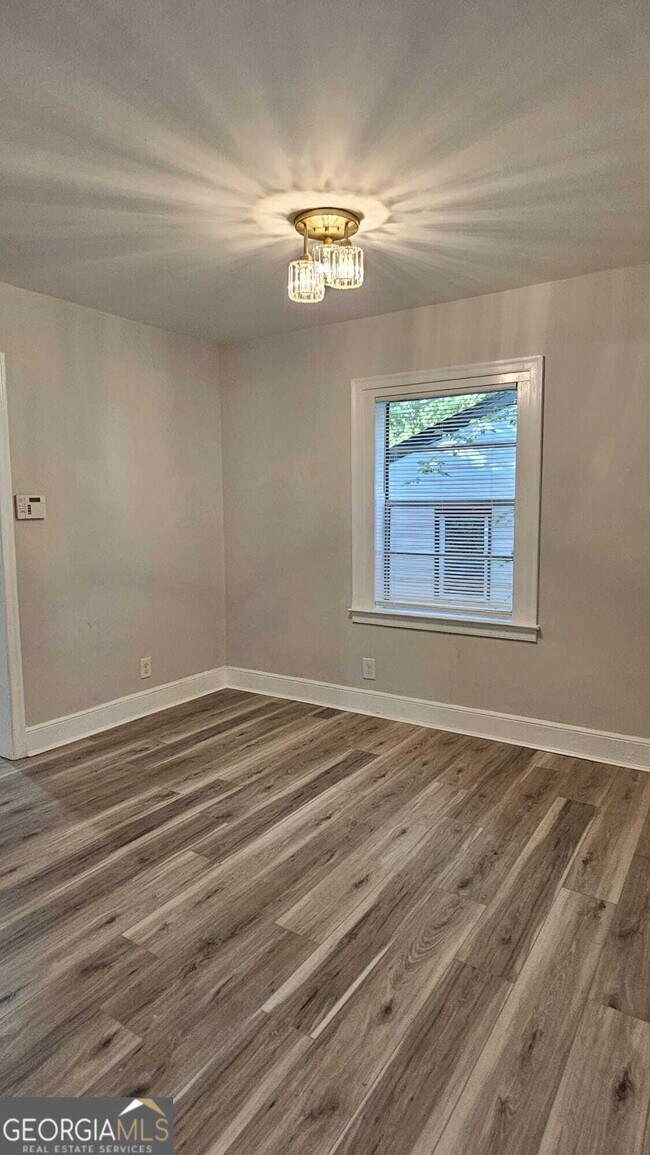 Building Photo - 1830 Meadow Ln