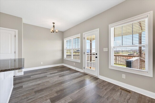 Building Photo - Pet Friendly Four Bedroom with Bonus!