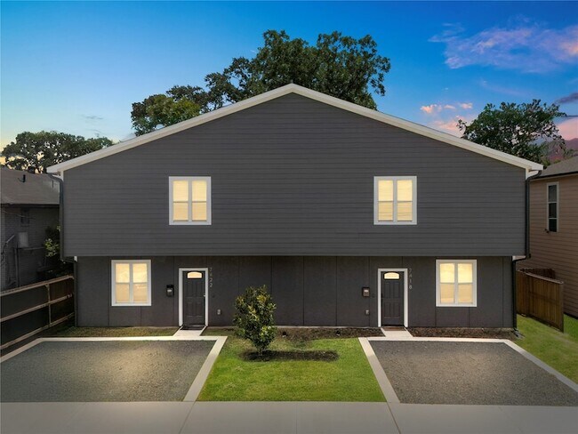 Building Photo - 7422 Mount St