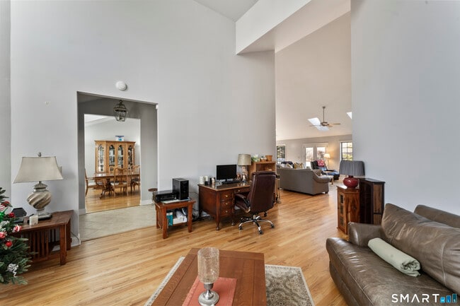 Building Photo - 7 Lower County Rd