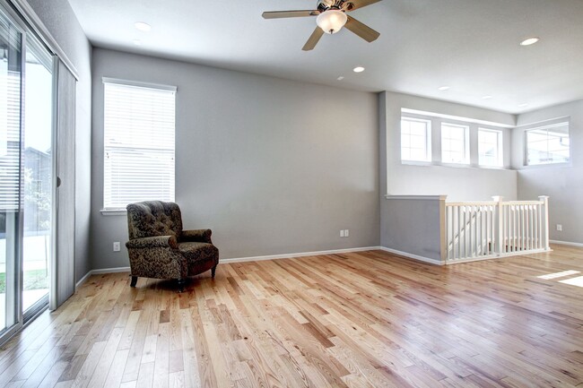 Building Photo - The Meadows 2 bed 2.5 bath Patio home low ...