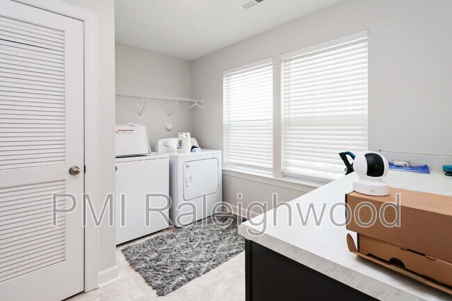 Building Photo - 396 Bent Willow Dr