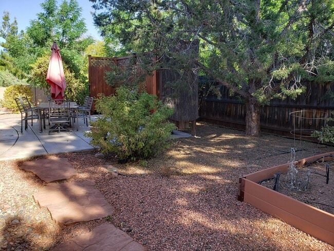 Building Photo - Unfurnished, 1-year long-term rental