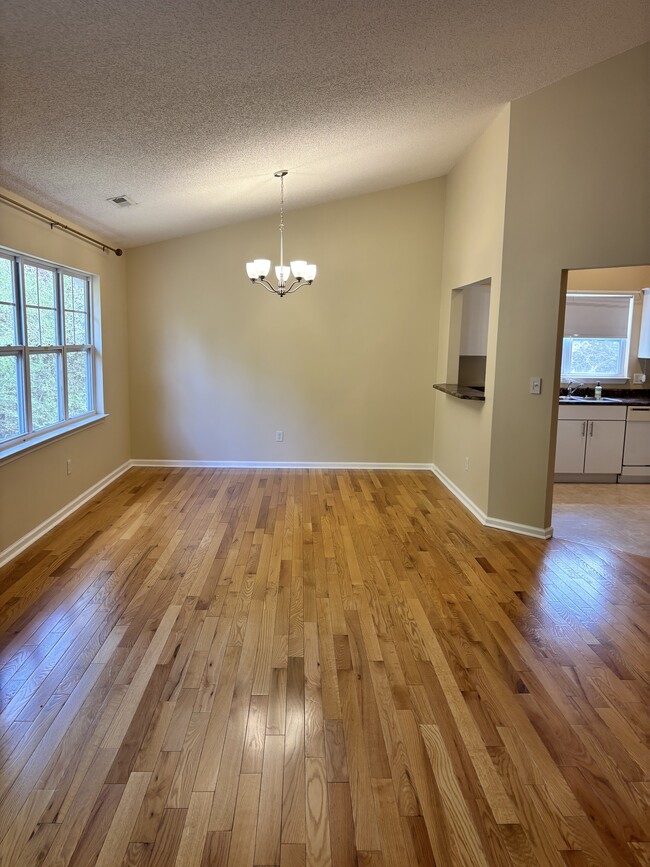 Building Photo - 39 B Jacobs Way Lane-