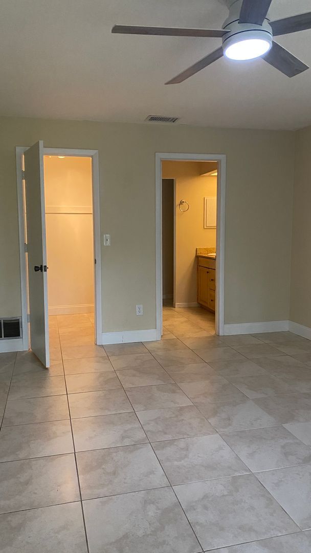 Building Photo - Private Siesta Key Retreat Minutes from World-Famous Beach