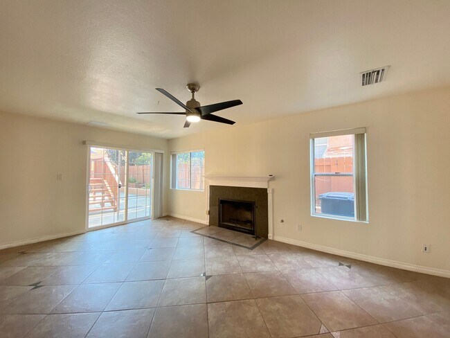 Building Photo - Santa Fe Hills 4 Bedroom Home
