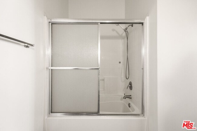 Building Photo - 420 San Pedro St