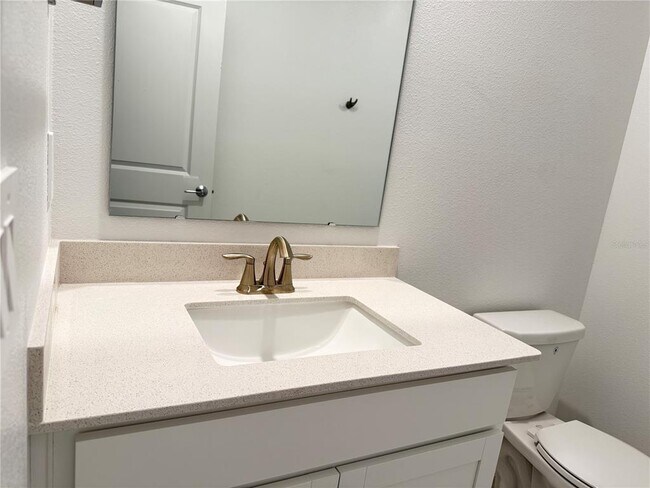 Building Photo - 7117 Dilly Lake Ave