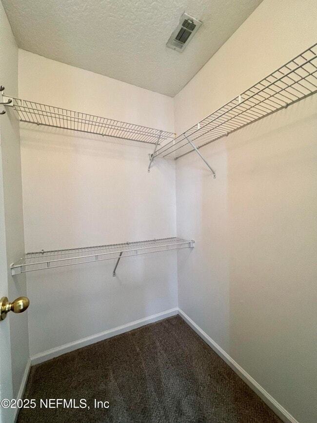 Building Photo - 466 Scrub Jay Dr