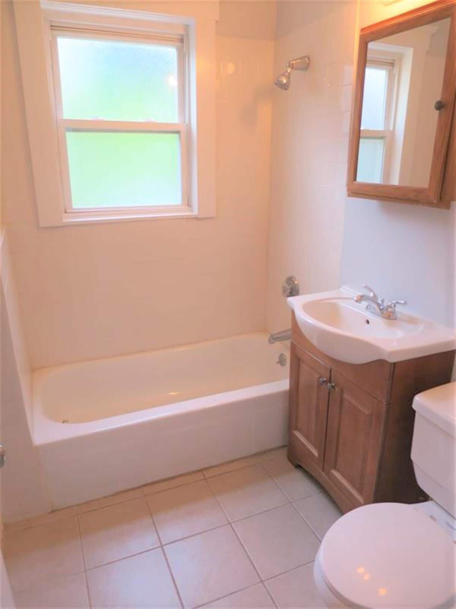 Building Photo - 36 Standish St