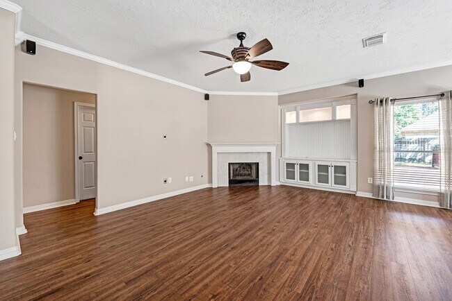 Building Photo - 135 W Russet Grove Cir