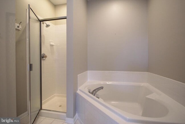 Building Photo - 2651 Park Tower Dr