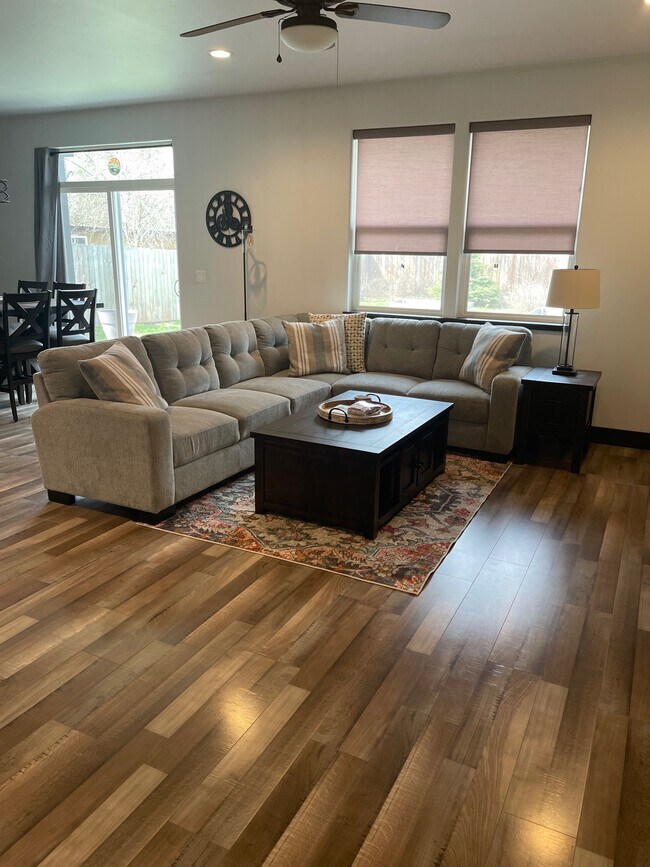 Building Photo - 108 Antelope Trl