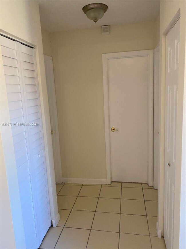 Building Photo - 3566 W 80th St