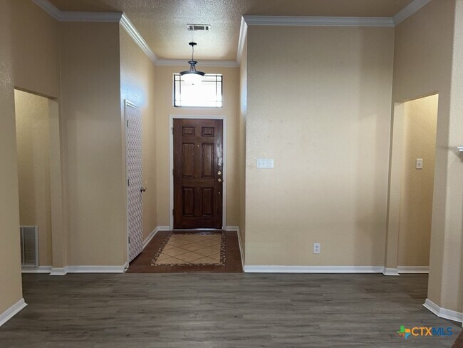 Building Photo - 2509 Lavender Ln