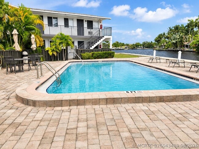 Building Photo - 1814 E Oakland Park Blvd
