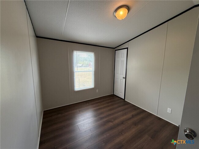 Building Photo - 1035 Ferryboat Ln