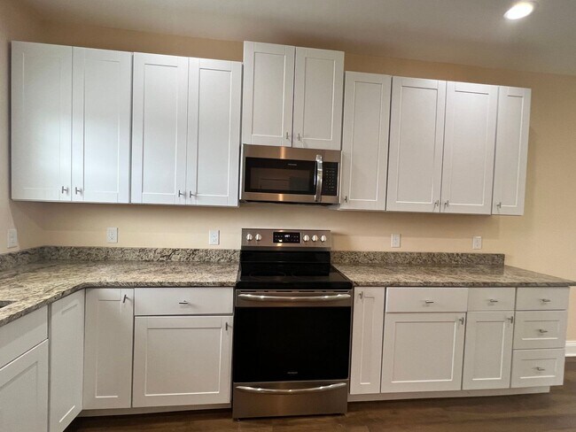 Building Photo - Stunning, Modern 4-Bed / 2.5-Bath Home for Rent – Less Than 20 Minutes to Downtown!