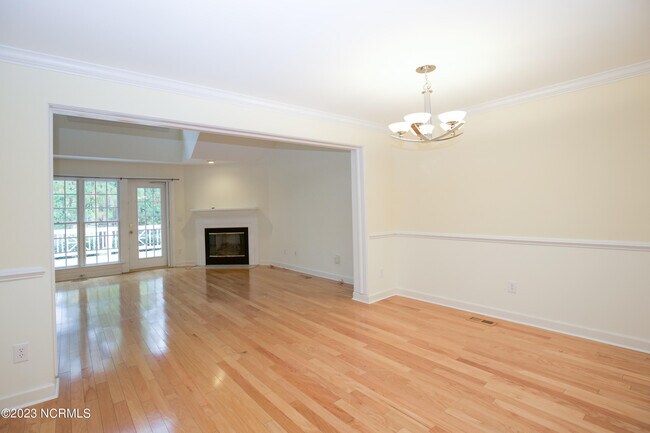 Building Photo - 287 Knoll Rd