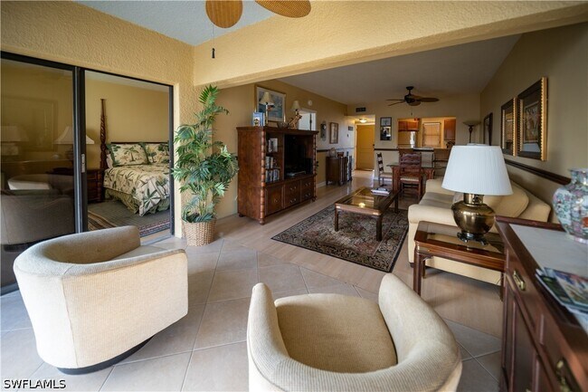 Building Photo - 807 River Point Dr