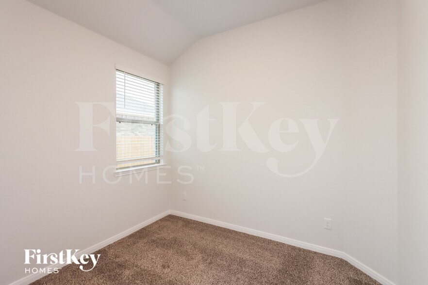 Building Photo - 26020 Babe Ruth Dr
