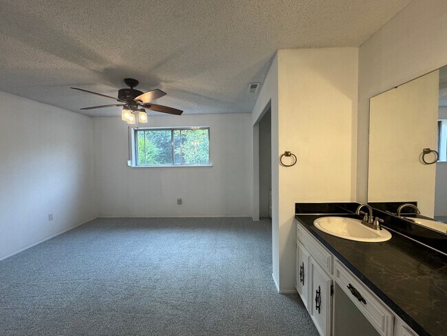 Building Photo - Lake Day Ready- 3 bedroom Rambler!