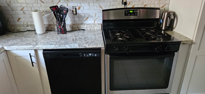 Building Photo - 102 Batiste Garden Cir