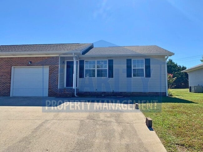 Primary Photo - **766/768 Urbane Road NE