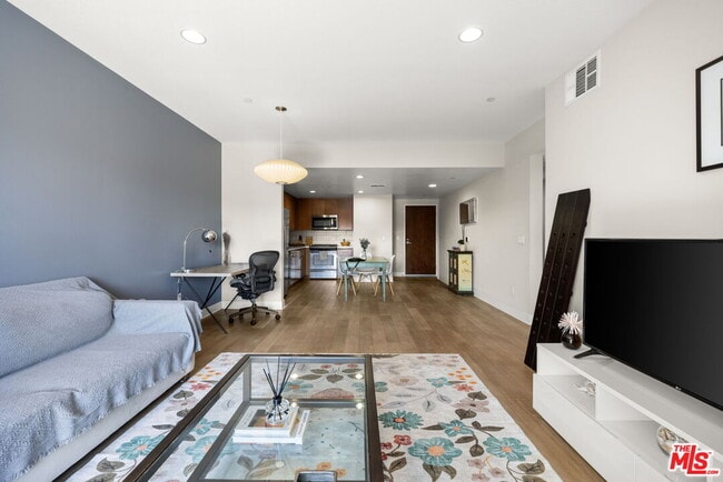 Building Photo - 13337 Beach Ave