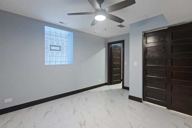 Building Photo - 444 E 48th St