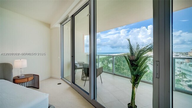 Building Photo - 1455 Ocean 902