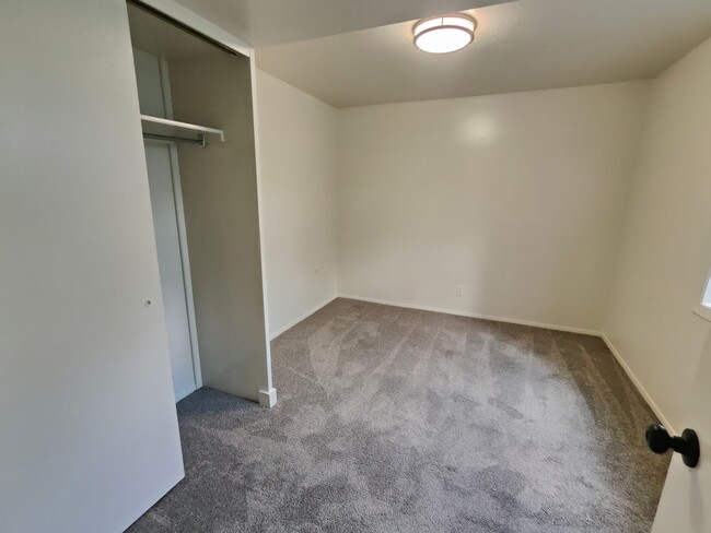 Building Photo - 51-53 W 1100 S