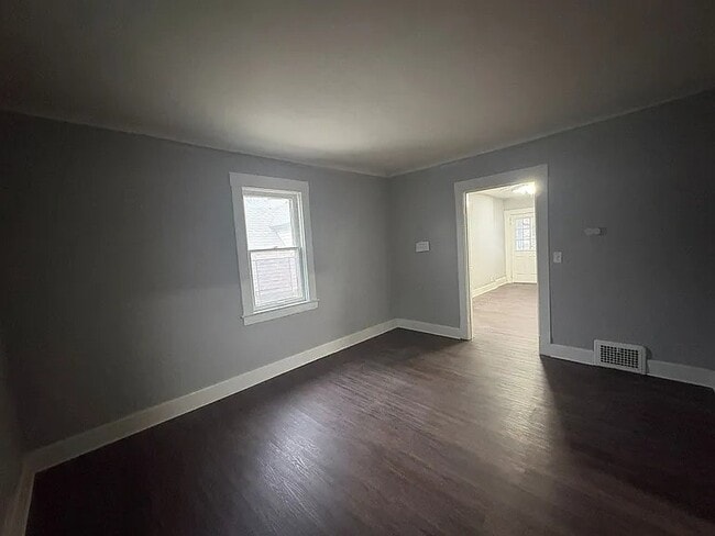 Building Photo - 2117 Halstead Ave