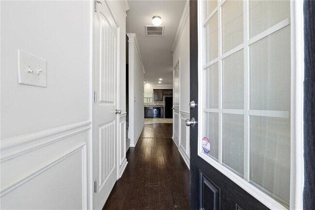 Building Photo - 331 Turtle Creek Dr