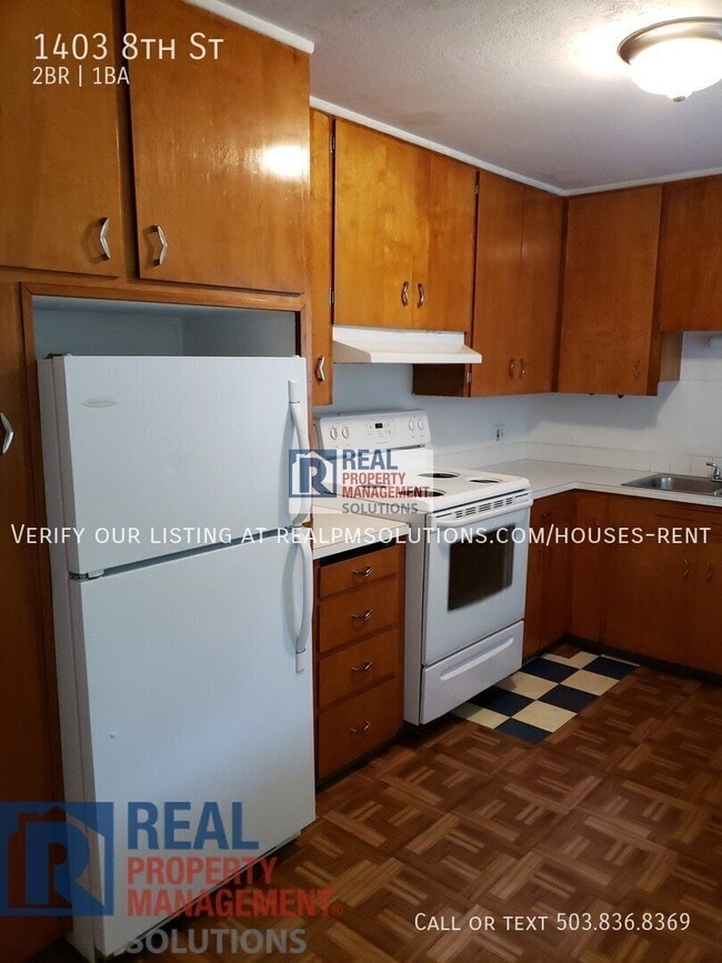 Building Photo - 1403 8th St