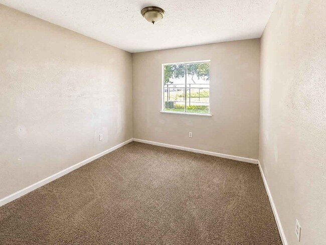 Building Photo - 8607 Sherrywood Dr