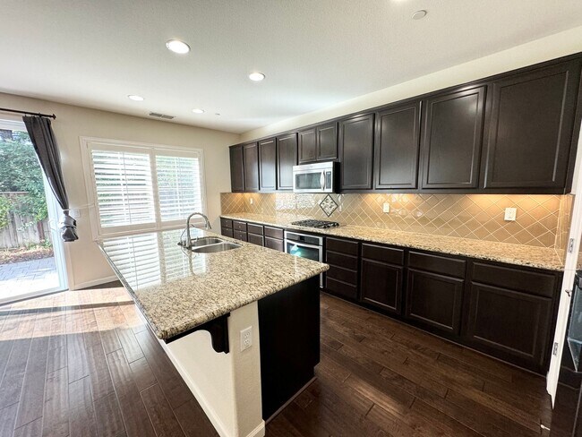 Building Photo - Perfect Shape Single Family Home in Dublin Hills
