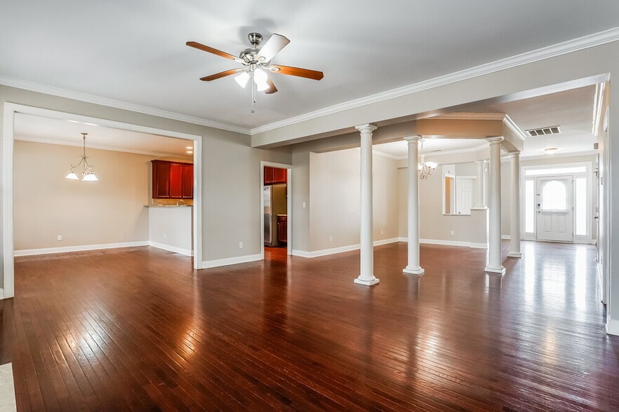 Building Photo - 500 Boswell Ln