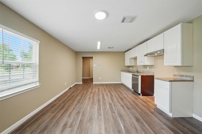 Building Photo - 3615 Seabrook St