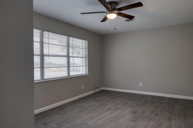 Building Photo - 100 Crestline Dr